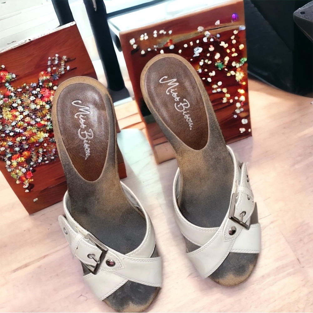 Mia Brown Women's Cream Heeled Mules - Picture 2 of 7